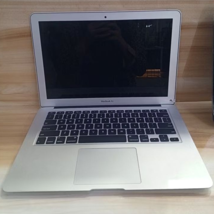 LAPTOP SECOND MACBOOK AIR 2015 INTEL CORE I5 RAM 4GB SSD 128GB UKURAN 13,3 INCH