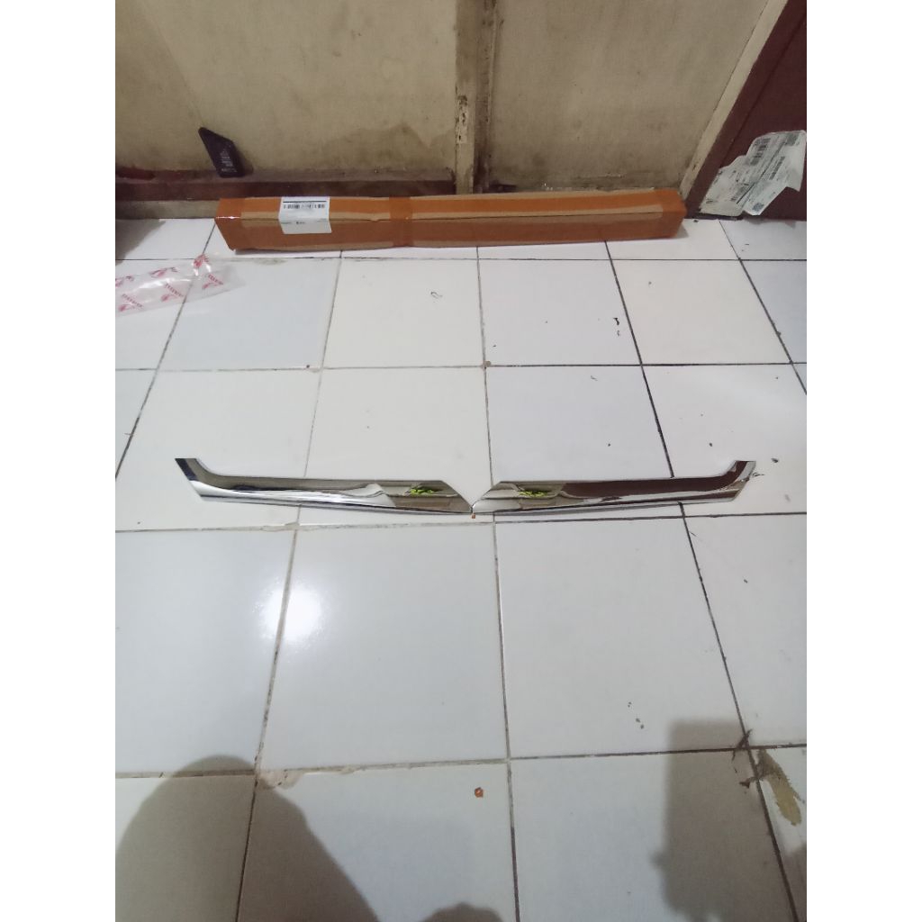 list grill tengah mobil all new avanza xenia 2012-2014 chrome