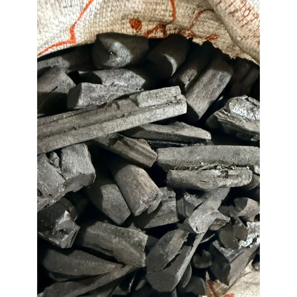 ARANG KAYU BAKAU KUALITAS EKSPOR