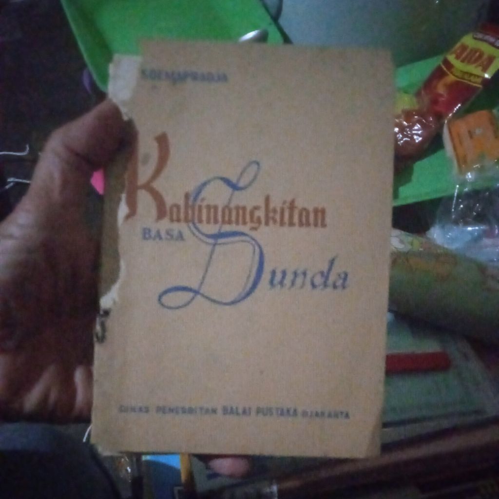 buku Kabinangkitan Basa Sunda, buku original Edjaan lama tahun 1957