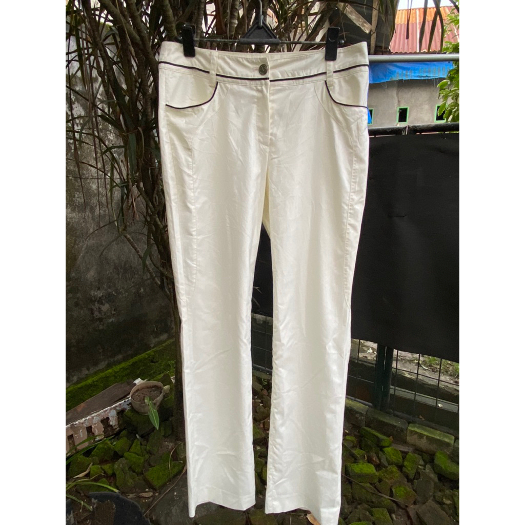 Celana kain olahraga fashion adem berfuring