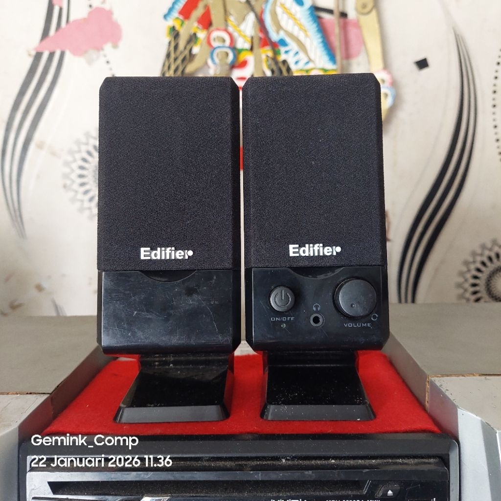 Speaker Pasif Edifier untuk satelit