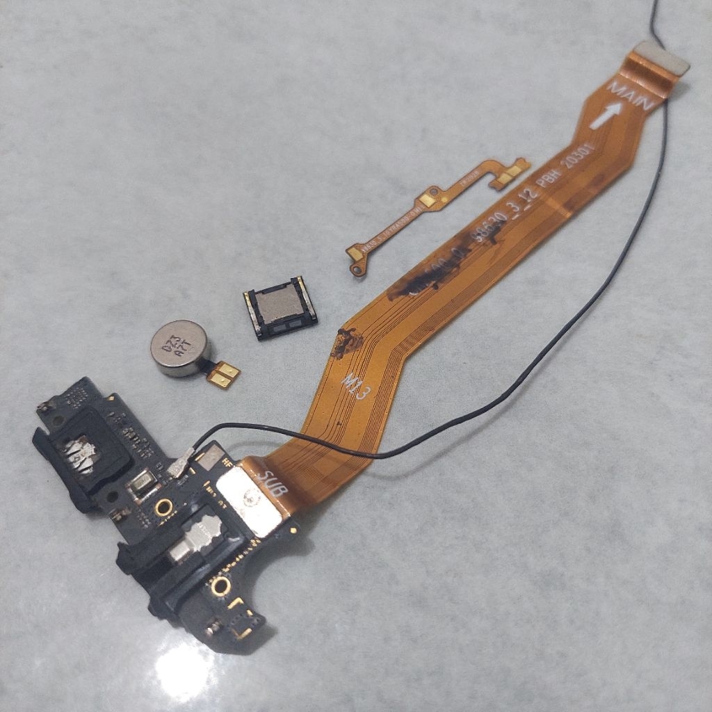 Realme C11/C12/C15 Flexible Board Charger/Vibrate/Speaker Original Copotan Tested