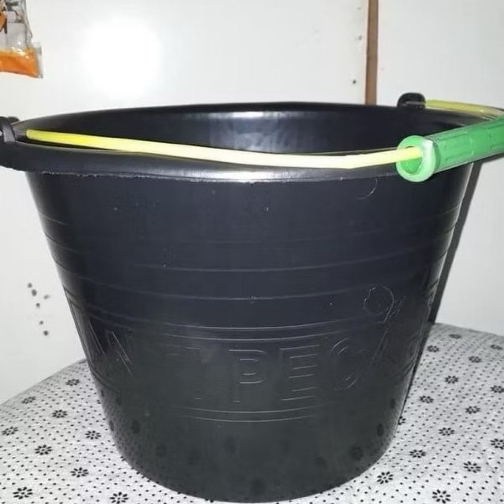 Ember Plastik Anti Pecah Cor 18 /Ember Cor Hitam/Ember Anti Pecah 18