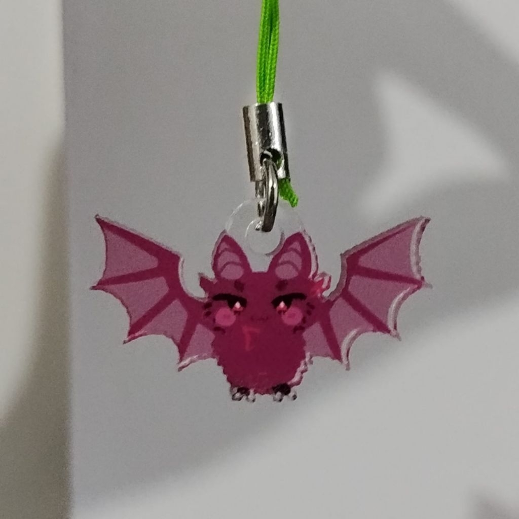 Diki_Diku Twisted Wonderland Lilia Vanrouge Transparent Bat Keychain And Phone Strap