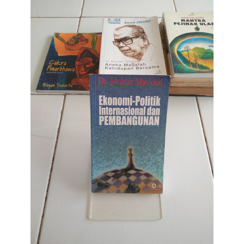 ekonomi-politik internasional dan pembangunan