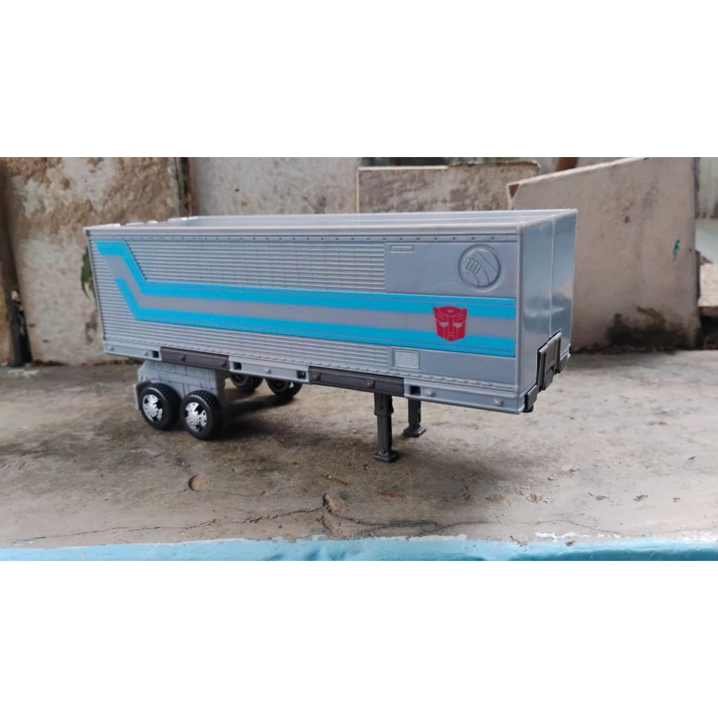 trailer Optimus prime earthrise