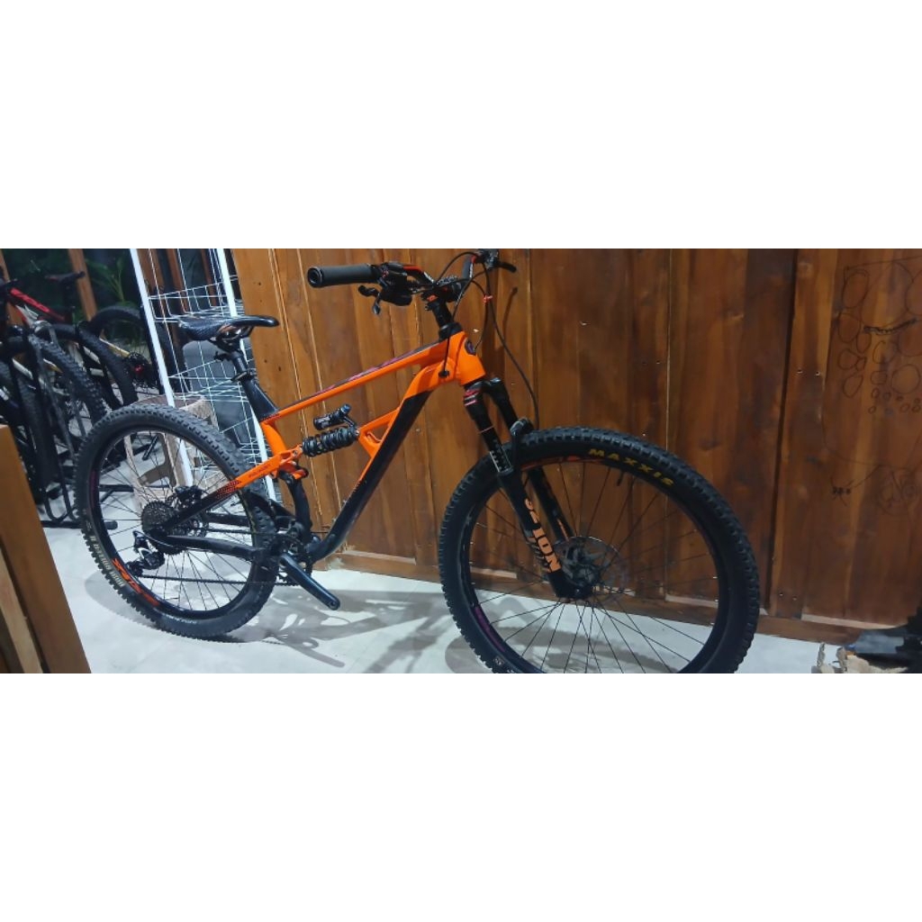 Sepeda Polygon siskiu  D5 tahun 2020 size L27.5 kemulusan -+90%