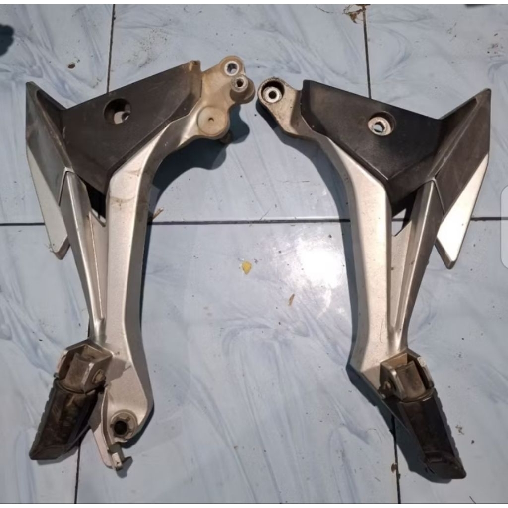 Step Postep Bostep Footstep Supra X 125 Fi Injeksi KYZ K41 Pijakan Kaki Belakang Supra X 125 Injeksi