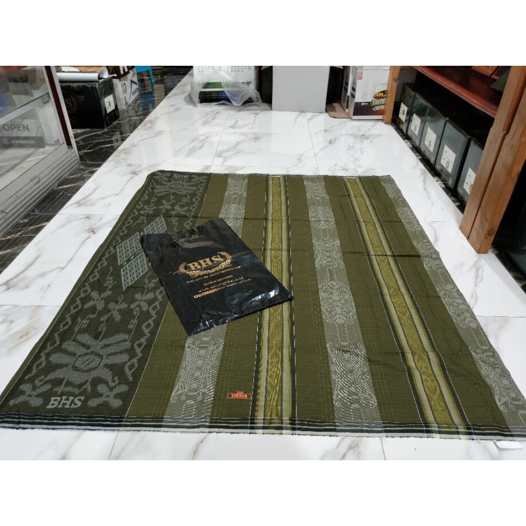 Sarung BHS afkir Kawung classic.