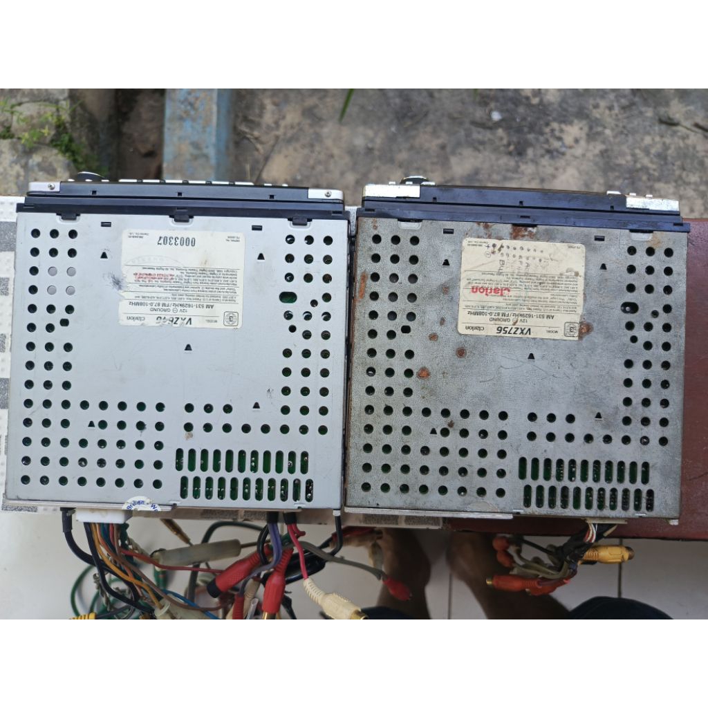 Singe Din CLARION VxZ646& VXz756 CD.tuner aux.