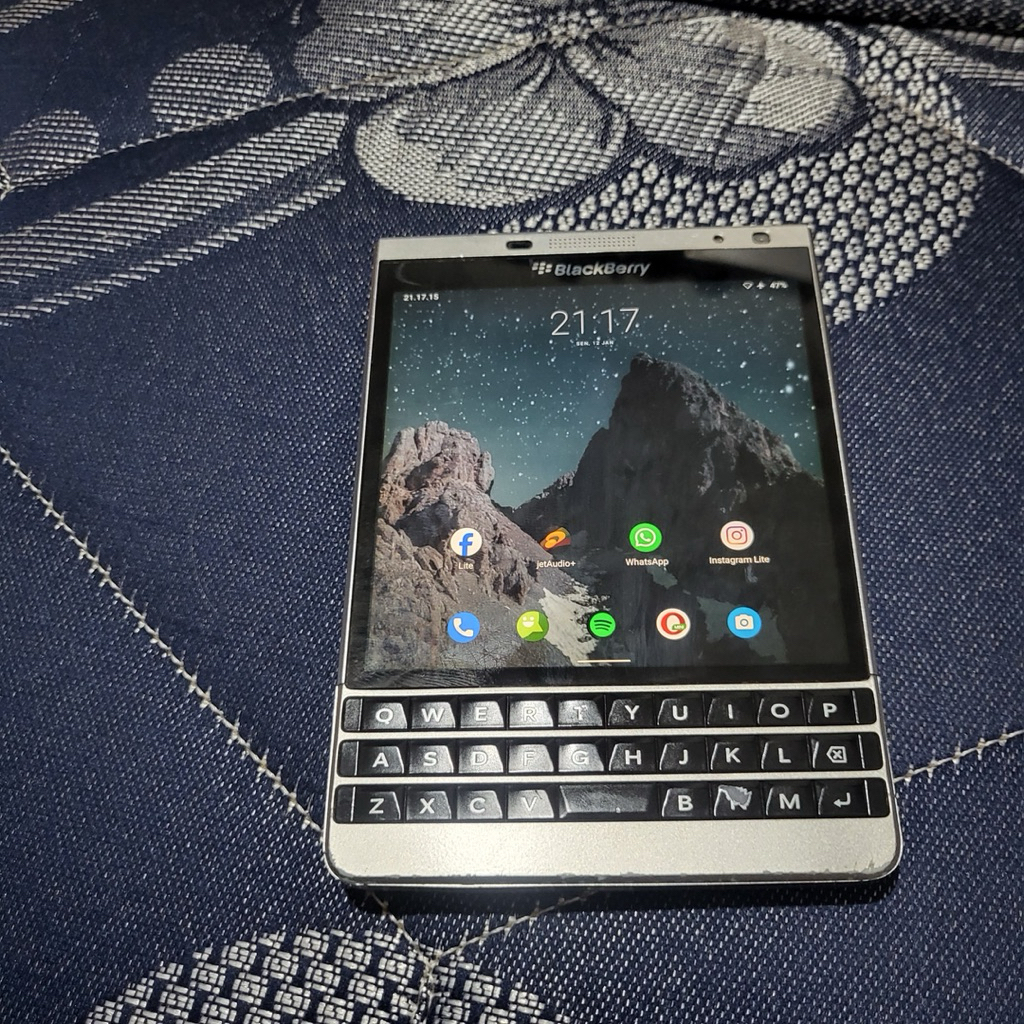 Blackberry Dallas Passport