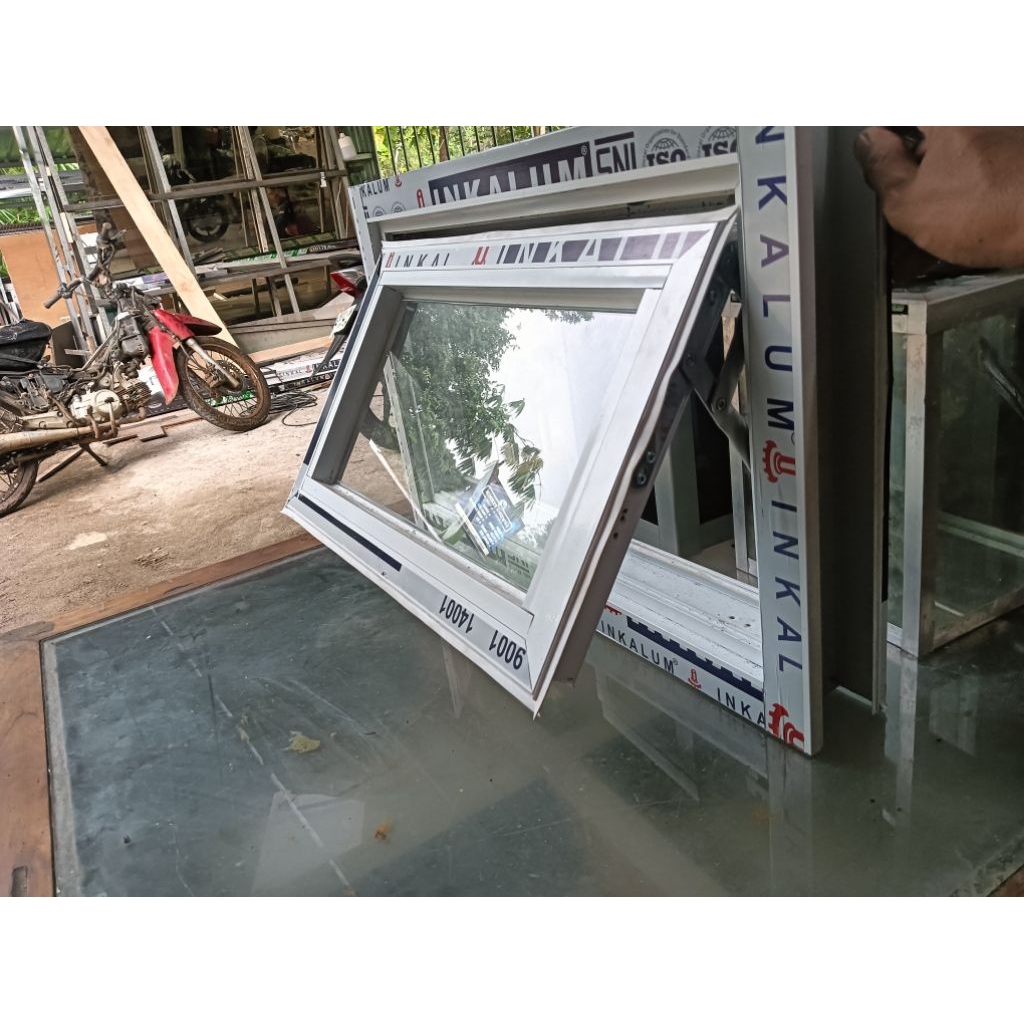 PROMO,JENDELA BOVEN ALUMUNIUM