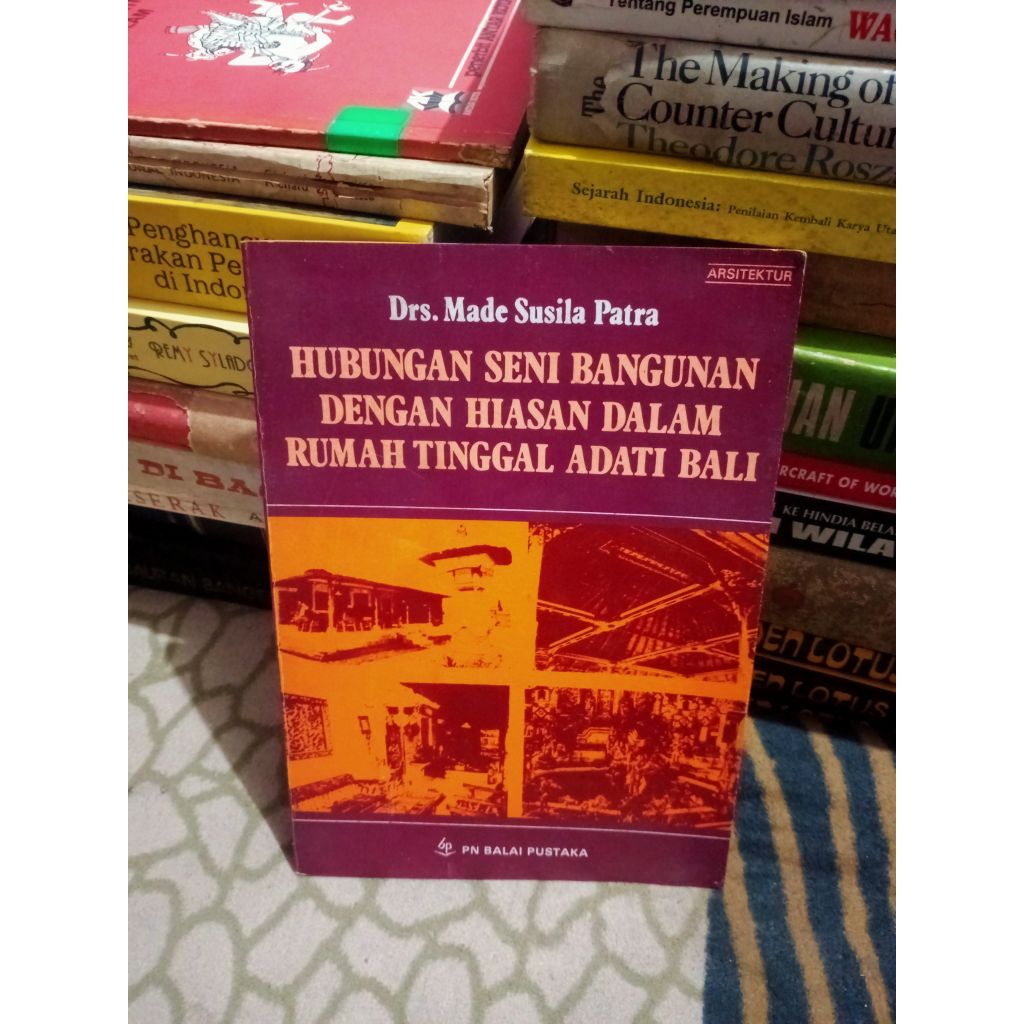 Hubungan seni bangunan dengan hiasan dalam rumah tinggal adati Bali