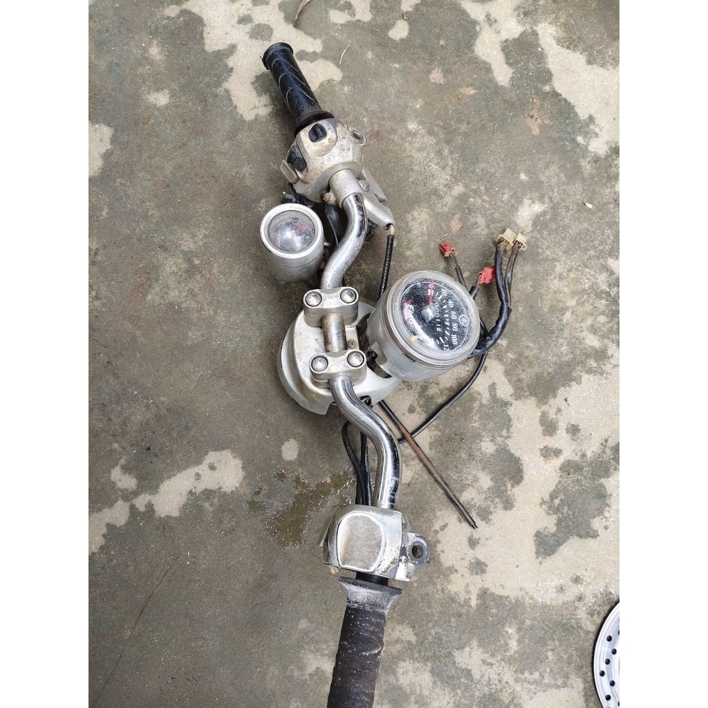 SETIR SET HOLDER SET SPEEDOMETER YAMAHA FINO KARBU ORIGINAL BEKAS COPOTAN MOTOR