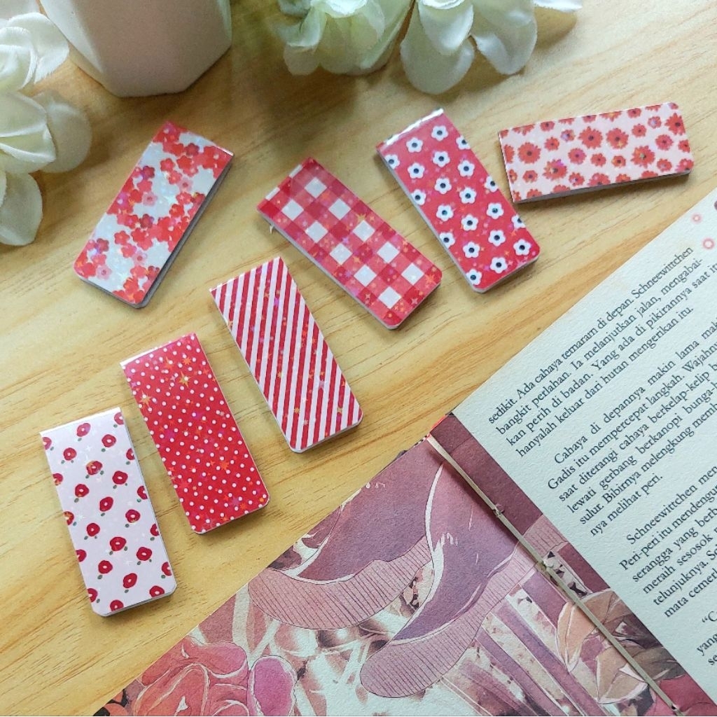 MAGNETIC BOOKMARK CUSTOM AESTHETIC. PEMBATAS BUKU MAGNET