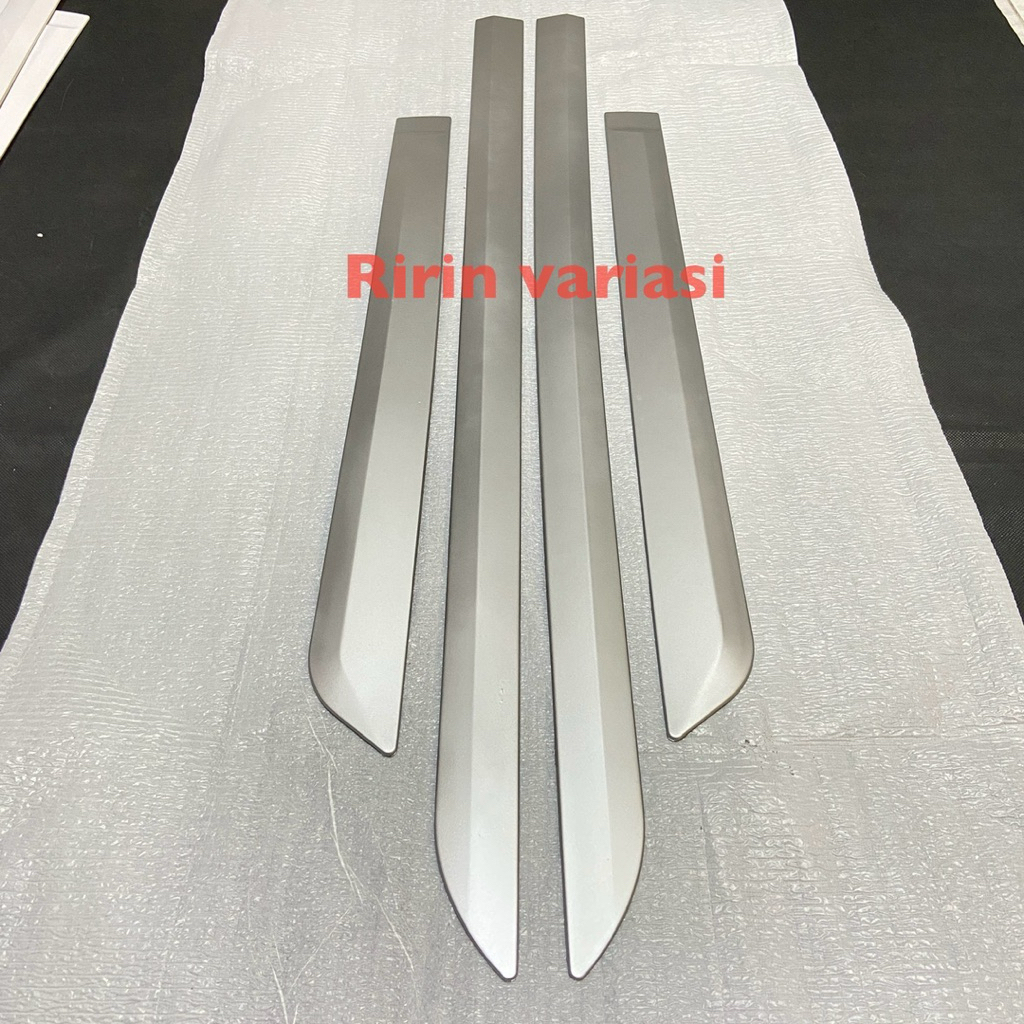 List Body Samping List Pintu Samping INNOVA REBORN 2016-2024 Side Body Moulding SILVER