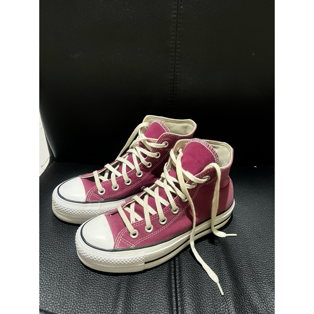 sepatu Converse pink wanita original
