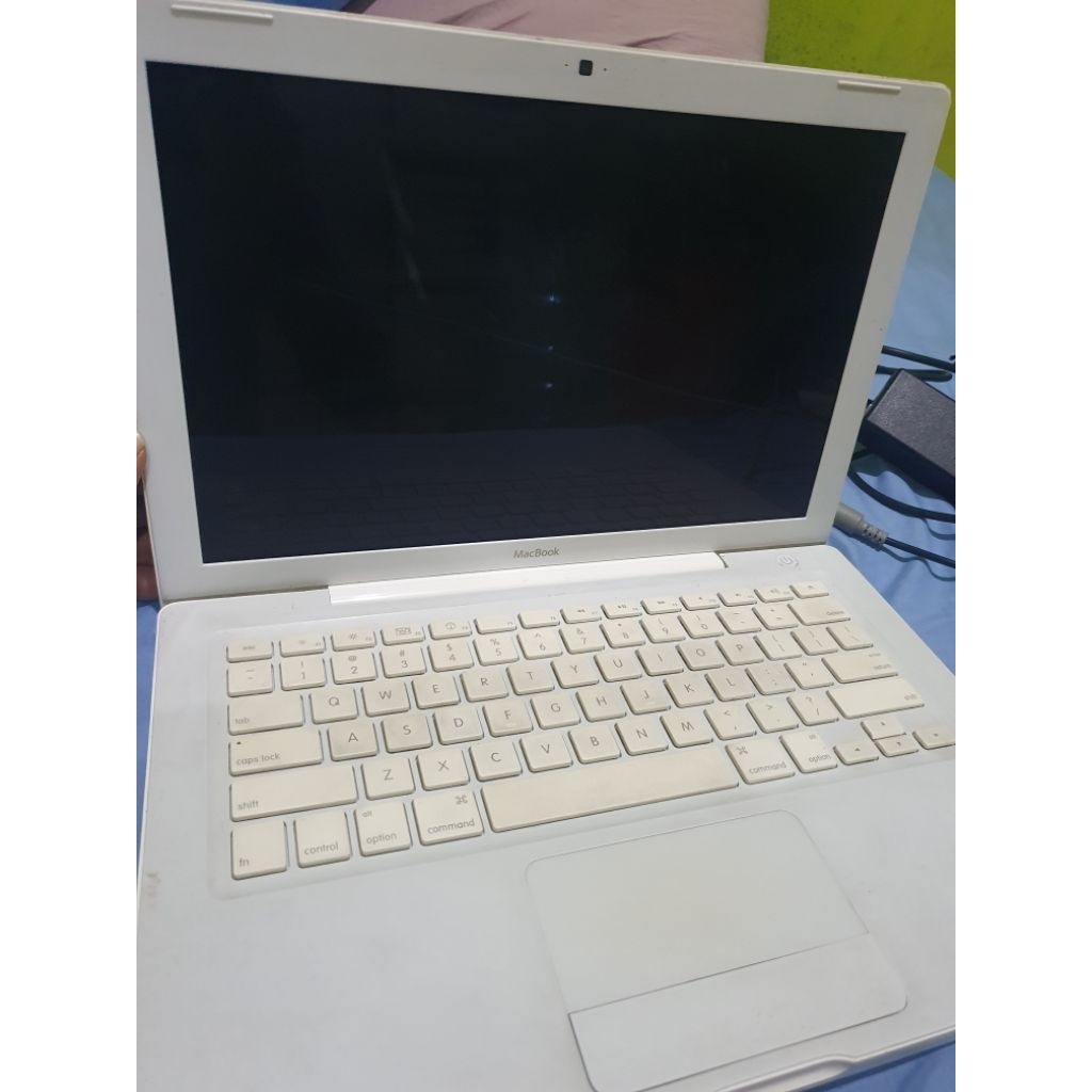 bahan kanibalan macbook 2009