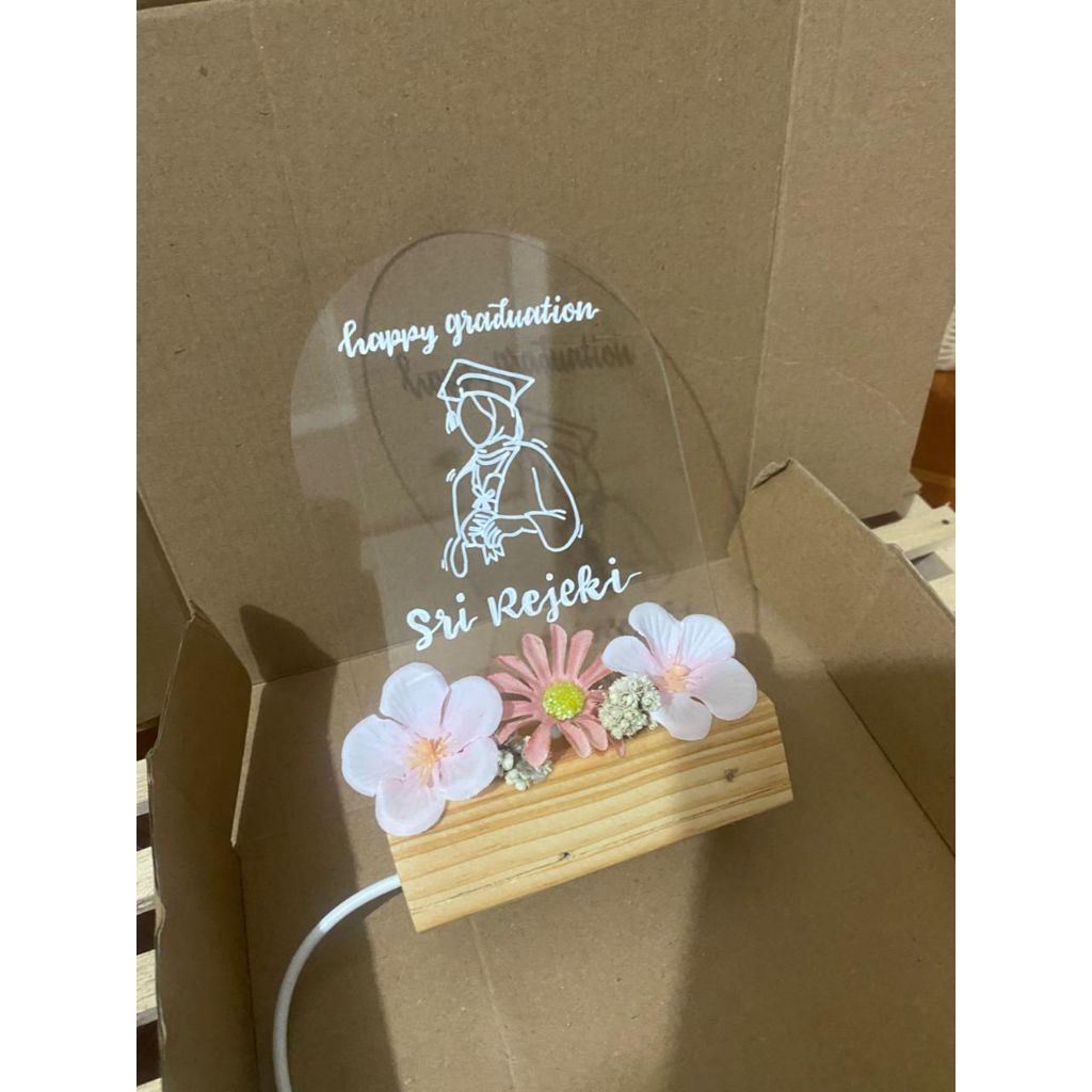 Lettering Akrilik / Kado Akrilik / Kado Wisuda