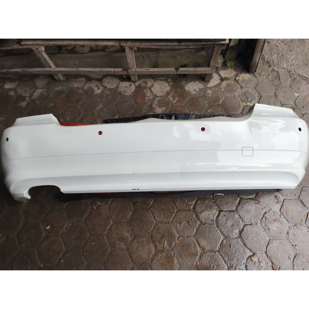 bemper belakang BMW e90 facelift 2010
