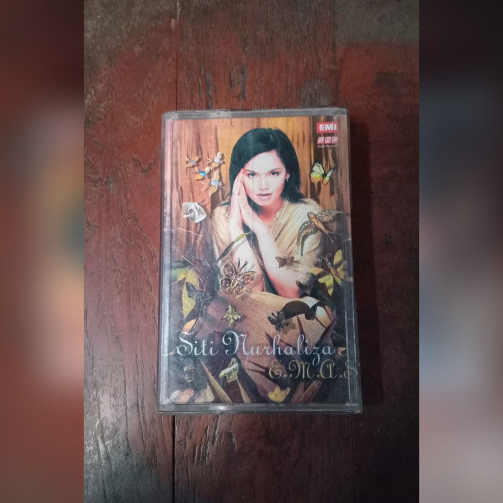 kaset pita siti nurhaliza album emas