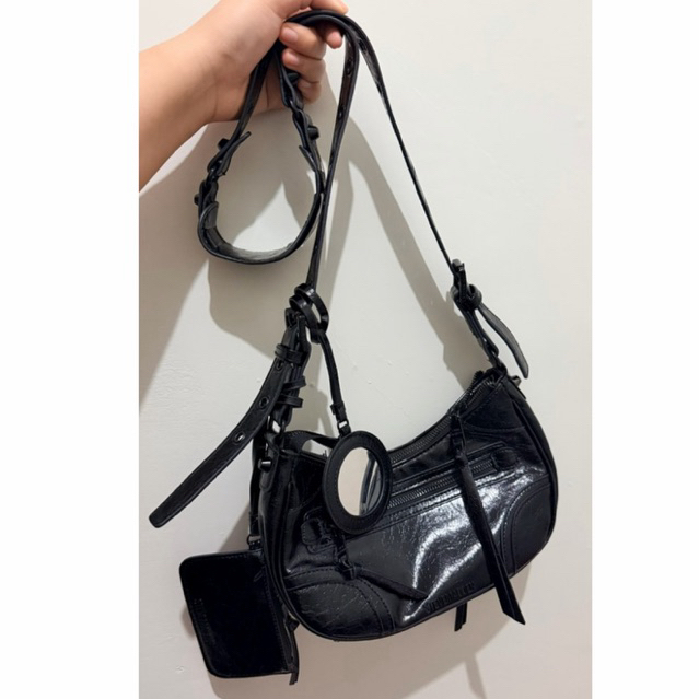 [PRELOVED] Steve Madden (BGLOWING BLACK)