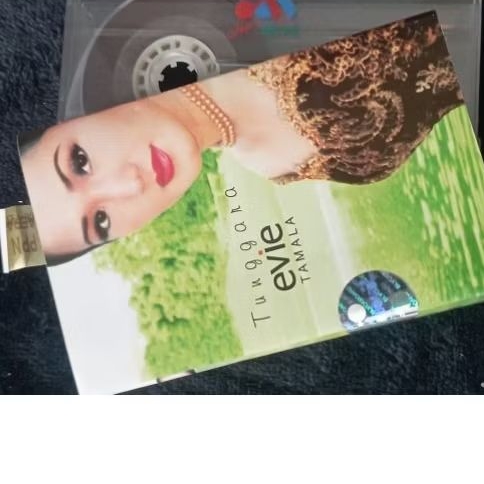 kaset pita evie tamala tunggara