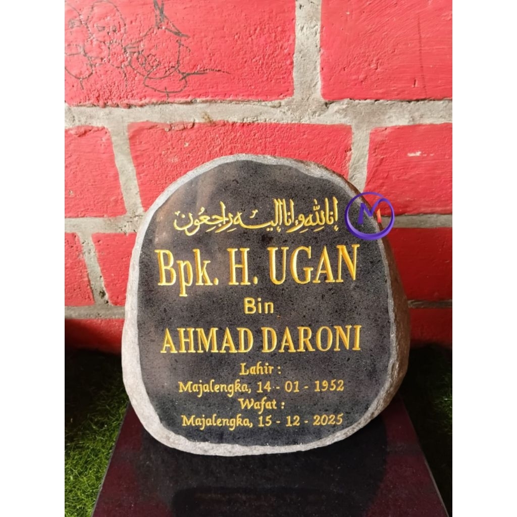 Nisan makam batu alam lengkap dudukan/nisan makam batu kali
