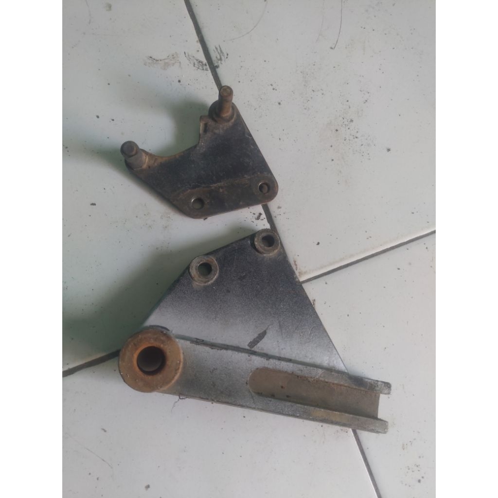 braket kaliper belakang minerva