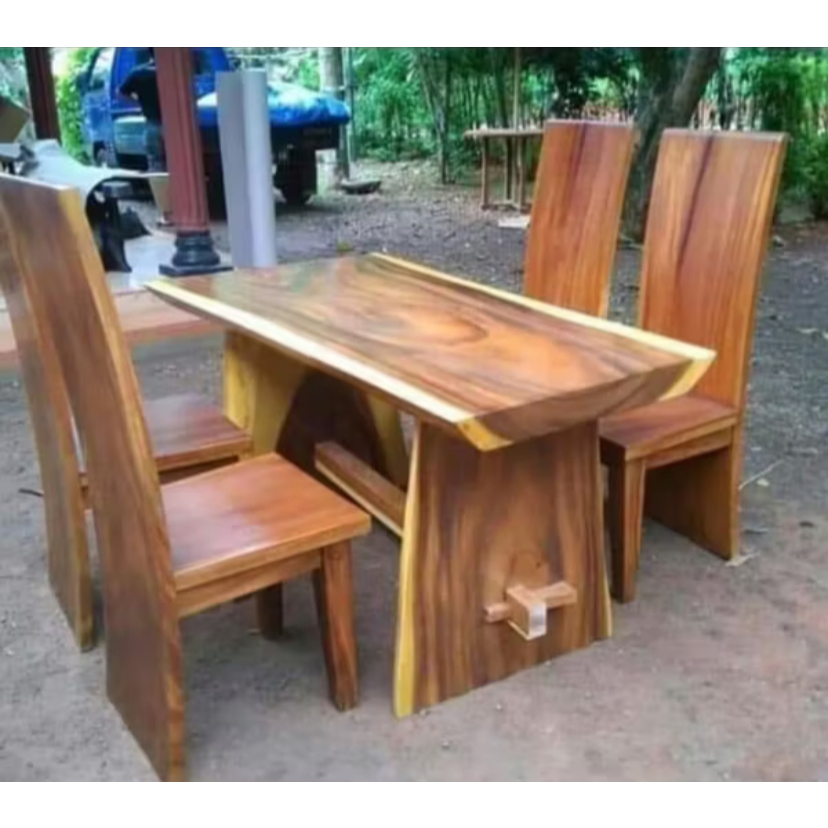 Meja makan 4 kursi / meja makan kayu trembesi / meja makan estetik
