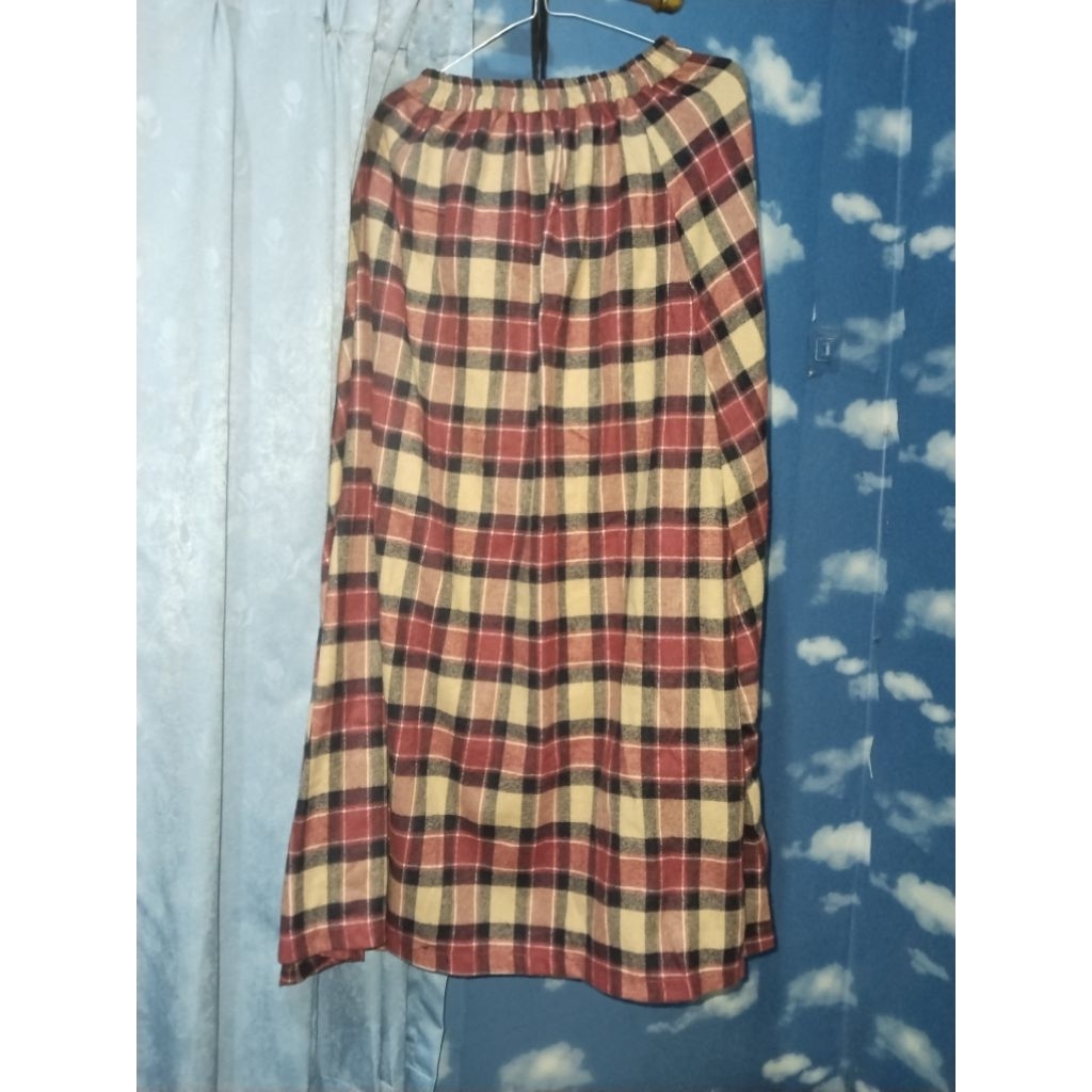 preloved rok kotak kotak wanita