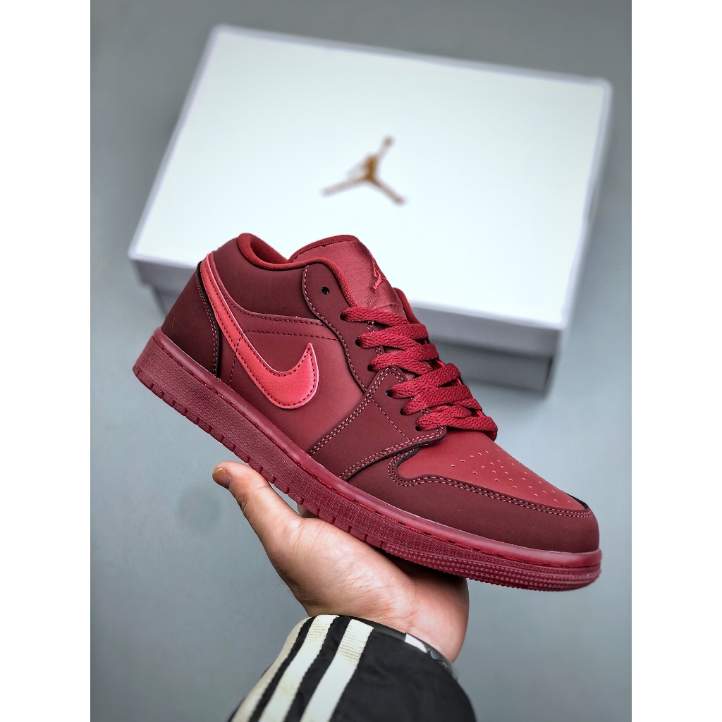 Air Jordan 1 SE Valentine's Day Low Top Sepatu Sneaker Retro Merah Lipstik Motif Couple Unisex Pria 