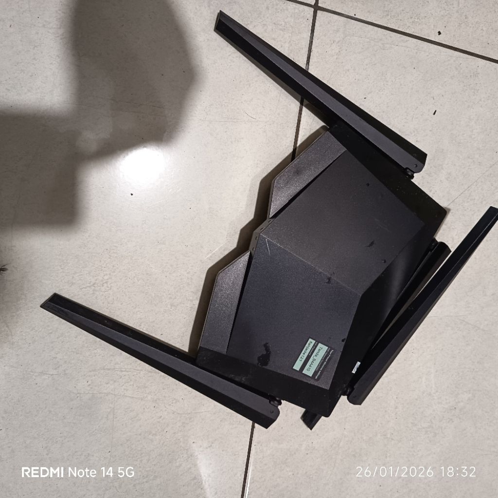 router tenda Ac6 ( bkan f3 ) ( bekas normal )