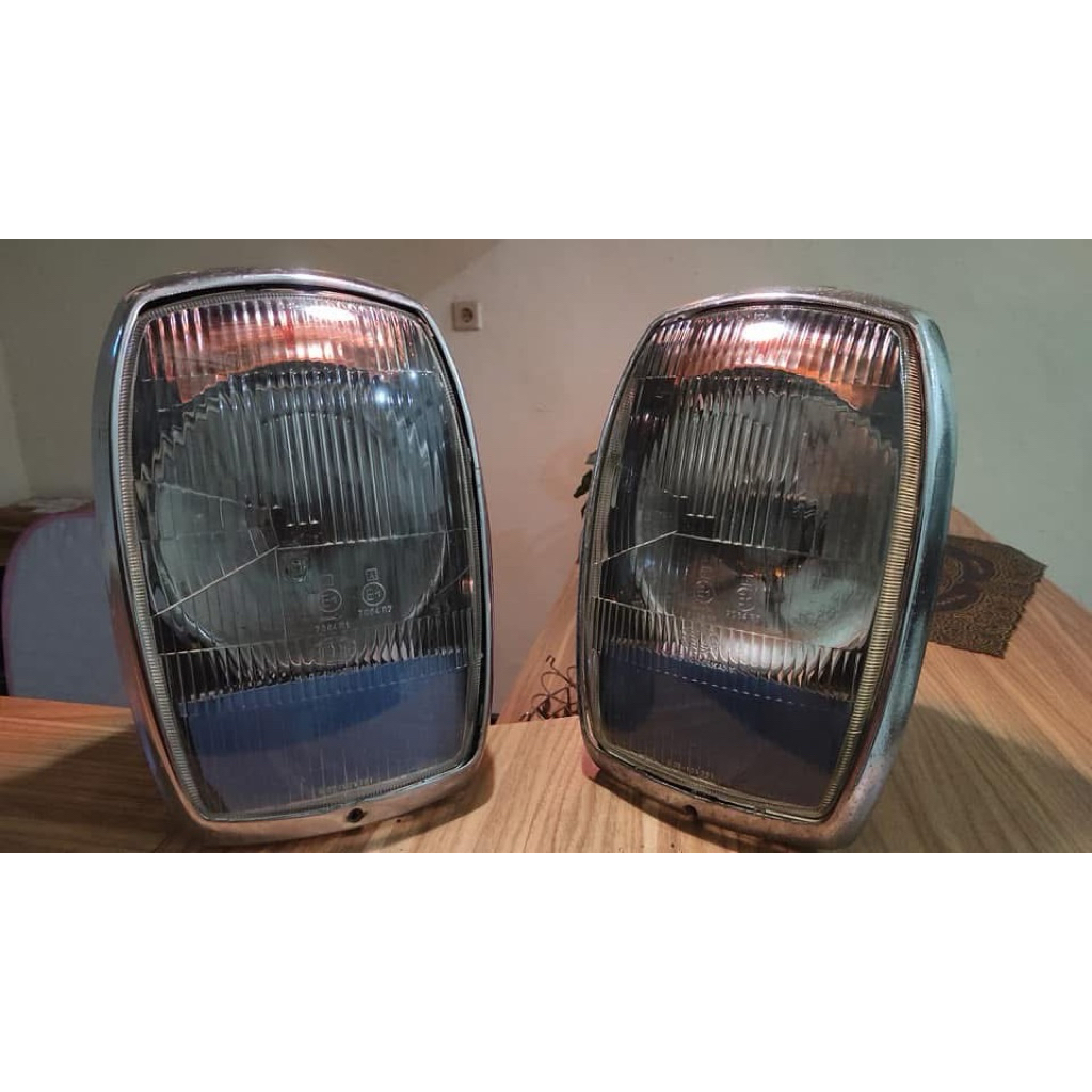 lampu depan mercedes benz w114 w115 atau lampu depan mercy w114 w115 atau headlamp mercy w114 w115 a