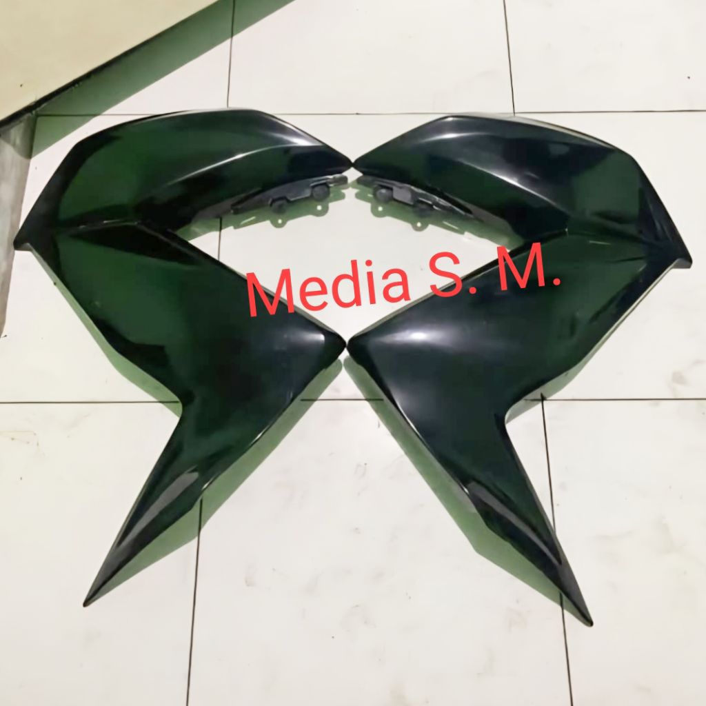 Fairing original kawasaki Z250 (Sepasang)
