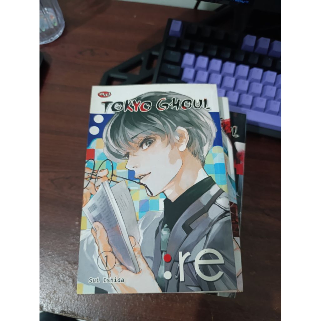 Komik Tokyo Ghoul RE Volume 1-8 dan Volume 10