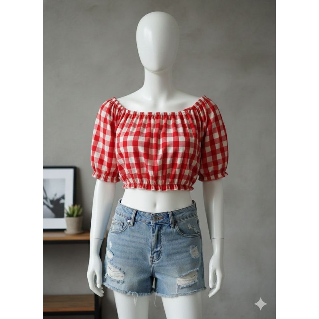 Atasan crop kotak kerah sabrina