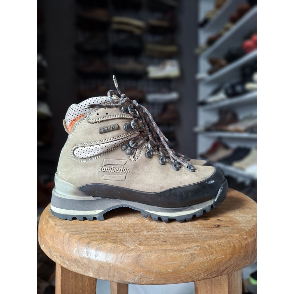 Sepatu boot outdoor hiking ZAMBERLAN size 37