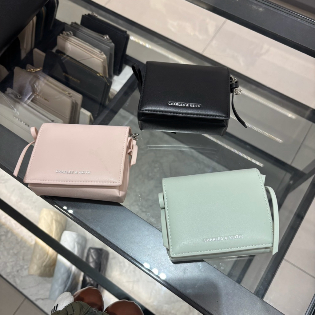 tas mini dompet bow hazel chain charles&keith