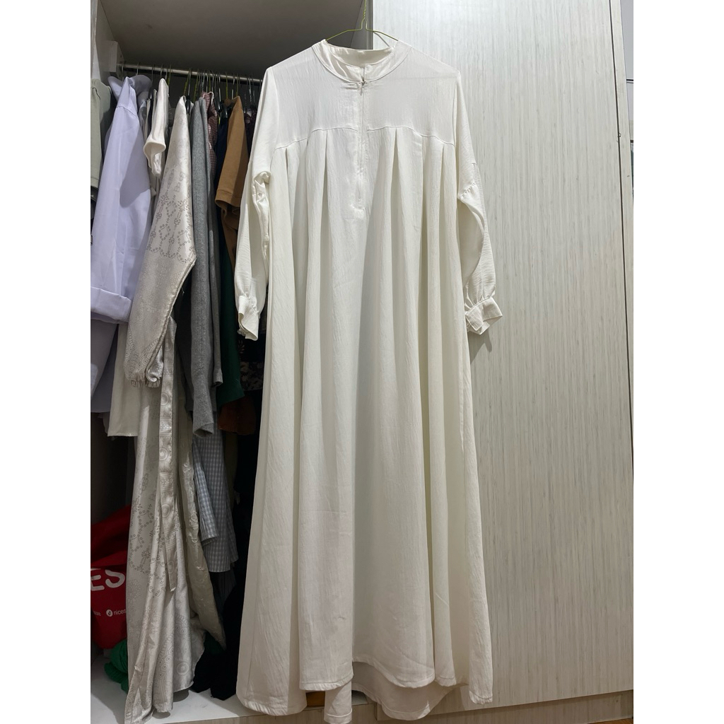 gamis broken white
