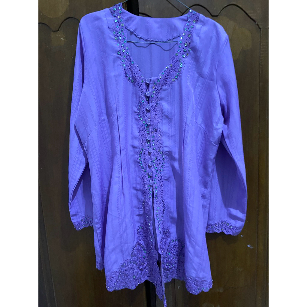 Kebaya Encim ungu