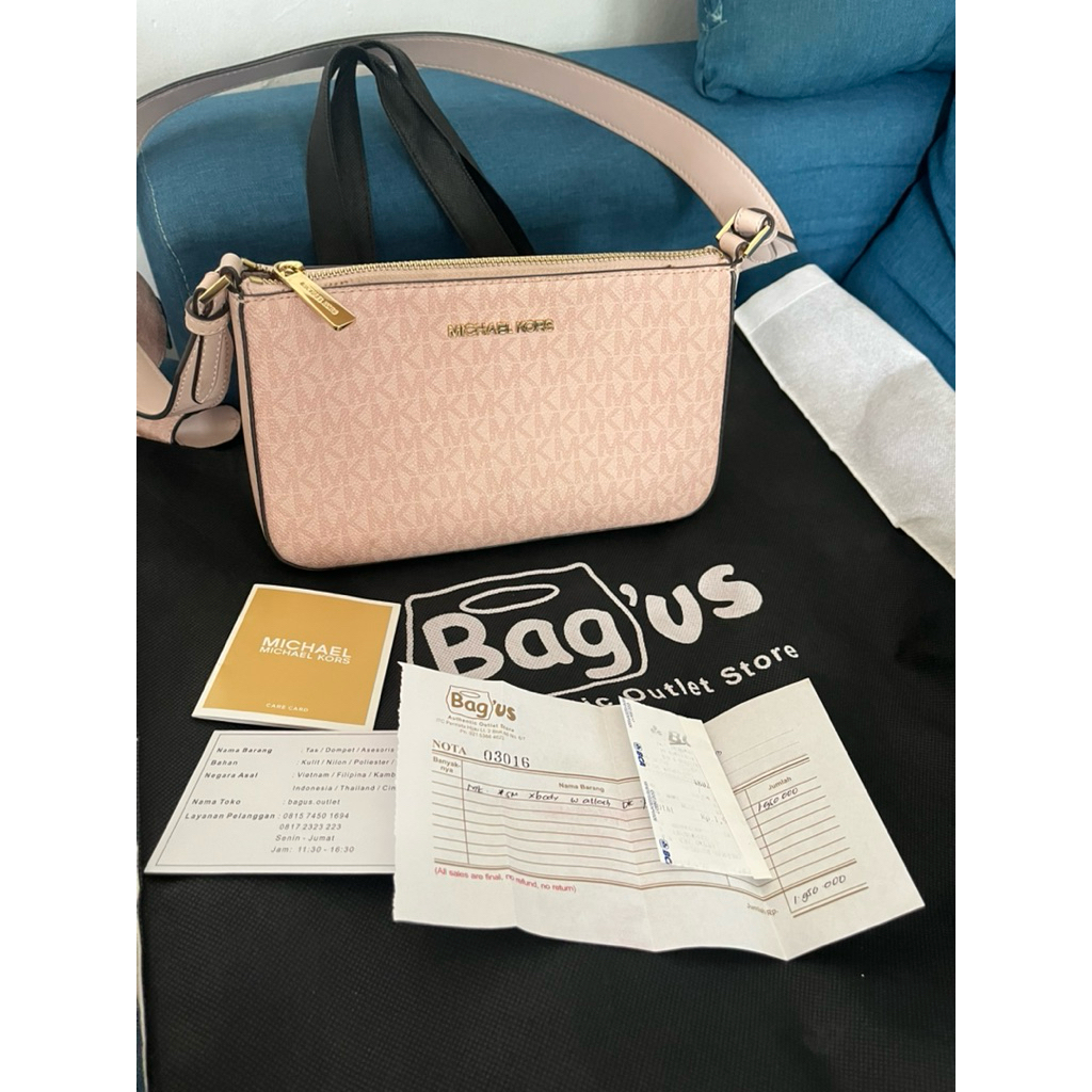 like new sling bag michael kors in Pink