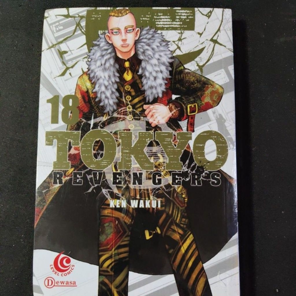 Komik Tokyo Revengers 18 (segel)