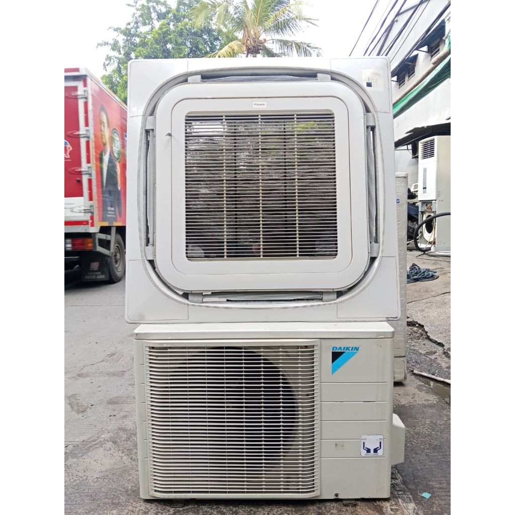 AC Cassette Daikin Thailand 2,5 PK R410 SECOND