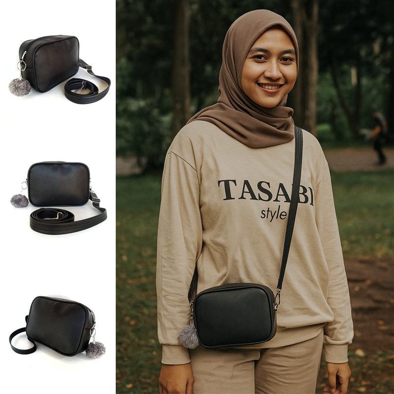 Tas Persegi Panjang Hitam Gratis Gantungan Bulu Pompom Lucu - Tas Wanita Murah Baru