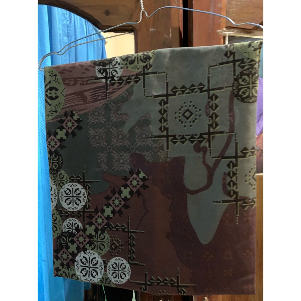 Preloved hijab motif