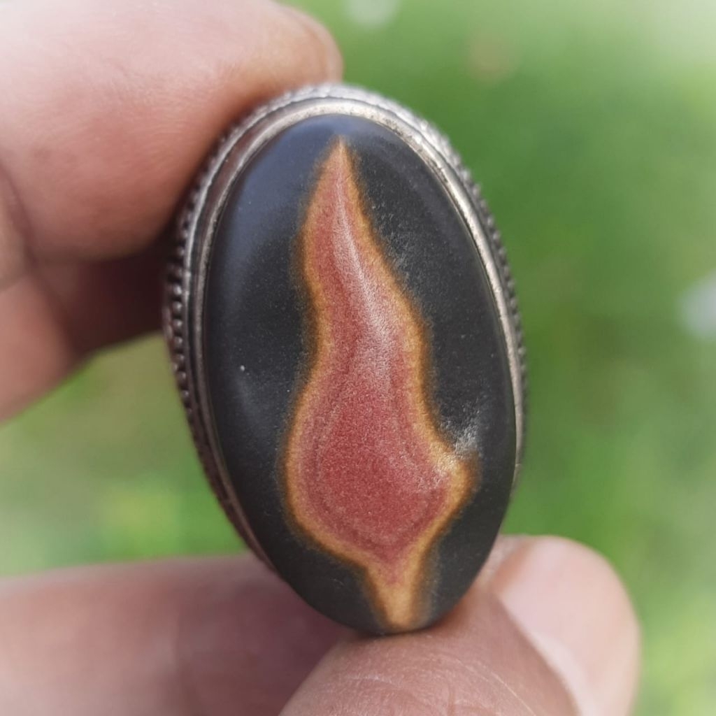 Batu akik mutif keris