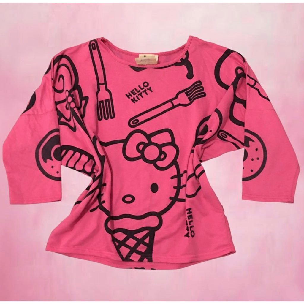 [PRELOVED] Atasan Kaos Wanita Hello Kitty Pink Sanrio Character - Rare Design