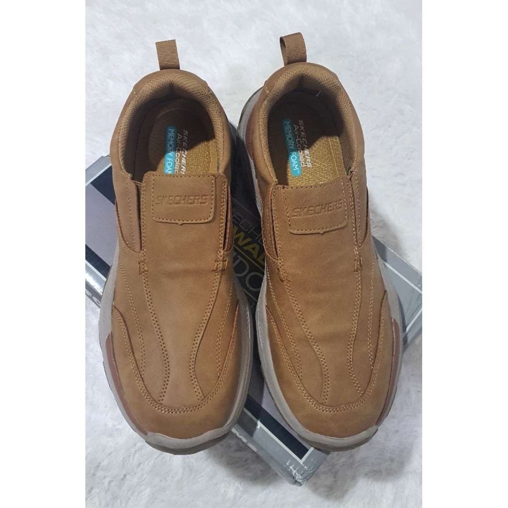 Skechers Men's Relaxed Fit Respected-Lowry Sepatu Slip-on Loafers with Air Cooled Memory Foam Warna 